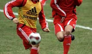 02年十强赛国足主力阵容 国足世界杯2002成绩